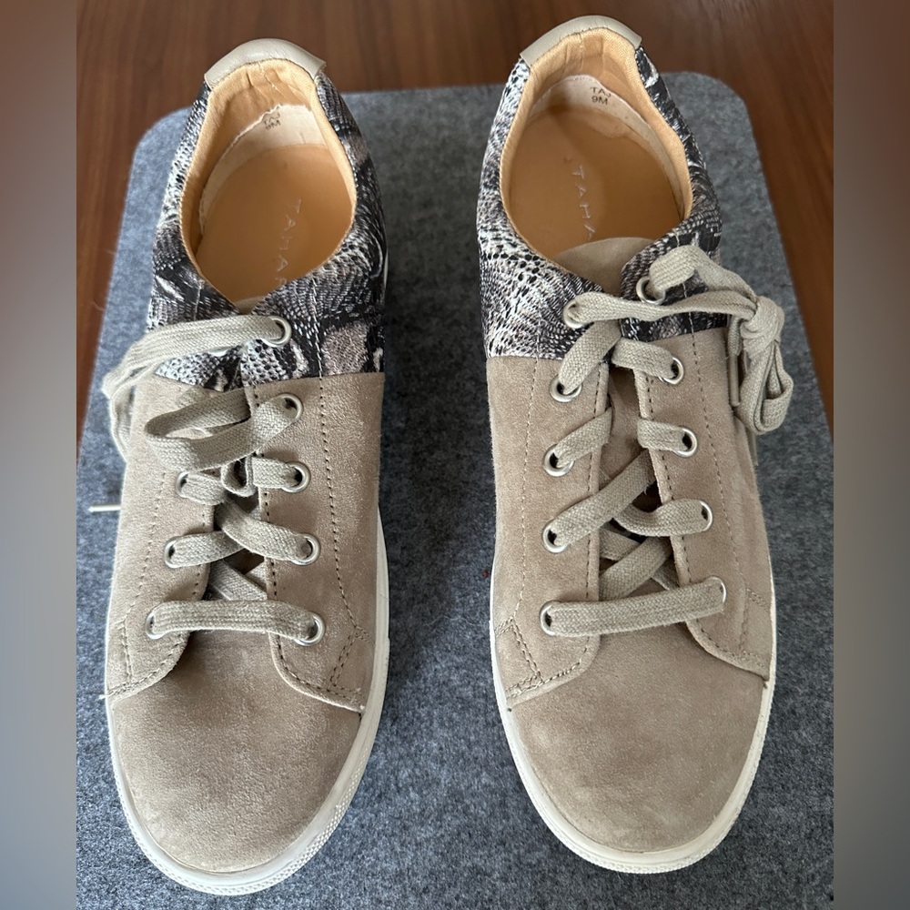 Tahari Taupe and Snake Print Women’s Sneakers size 9
